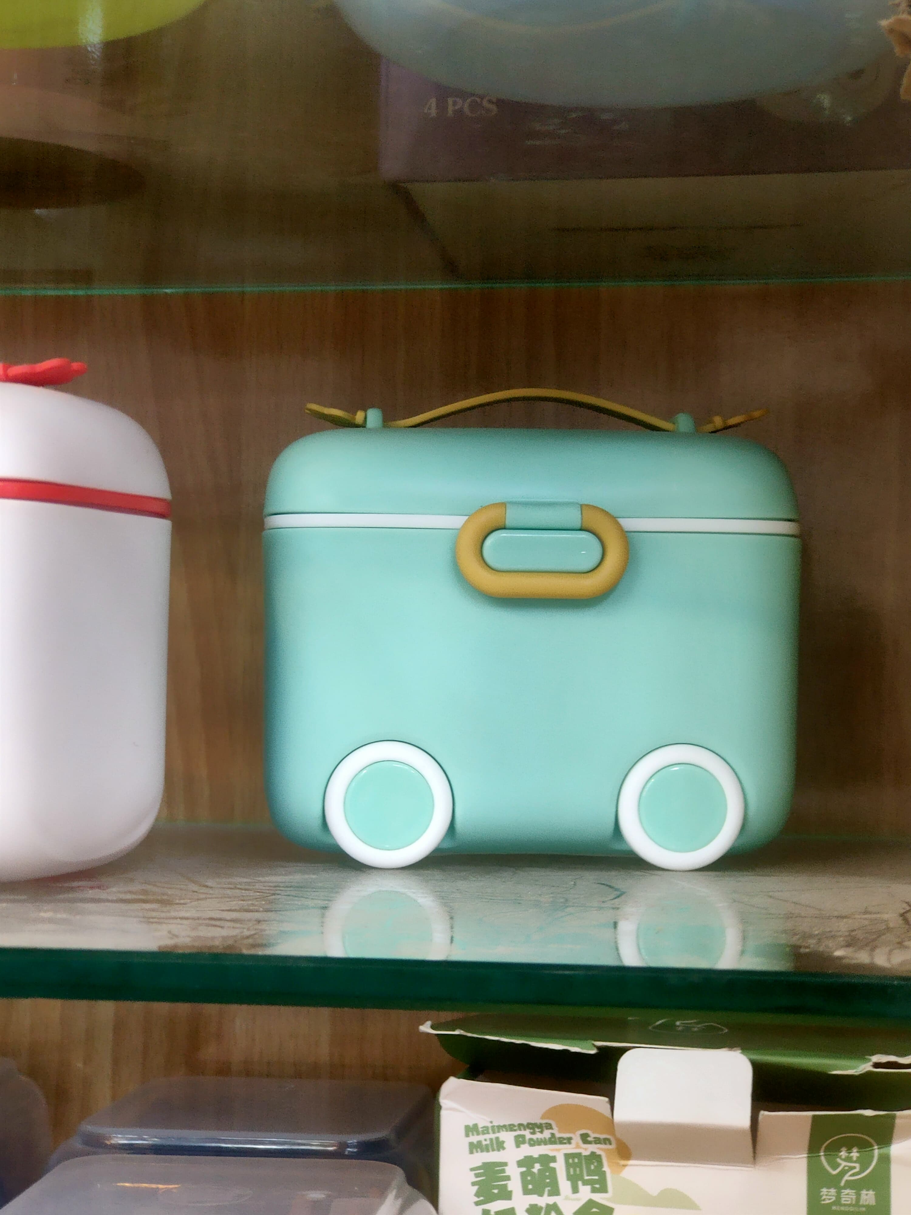 Portable Baby Milk Powder Container with Spoon (Random Colour)